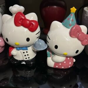Hello Kitty set of two figurines